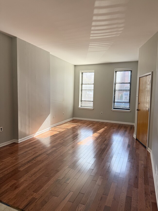 Building Photo - 1217 Snyder Ave