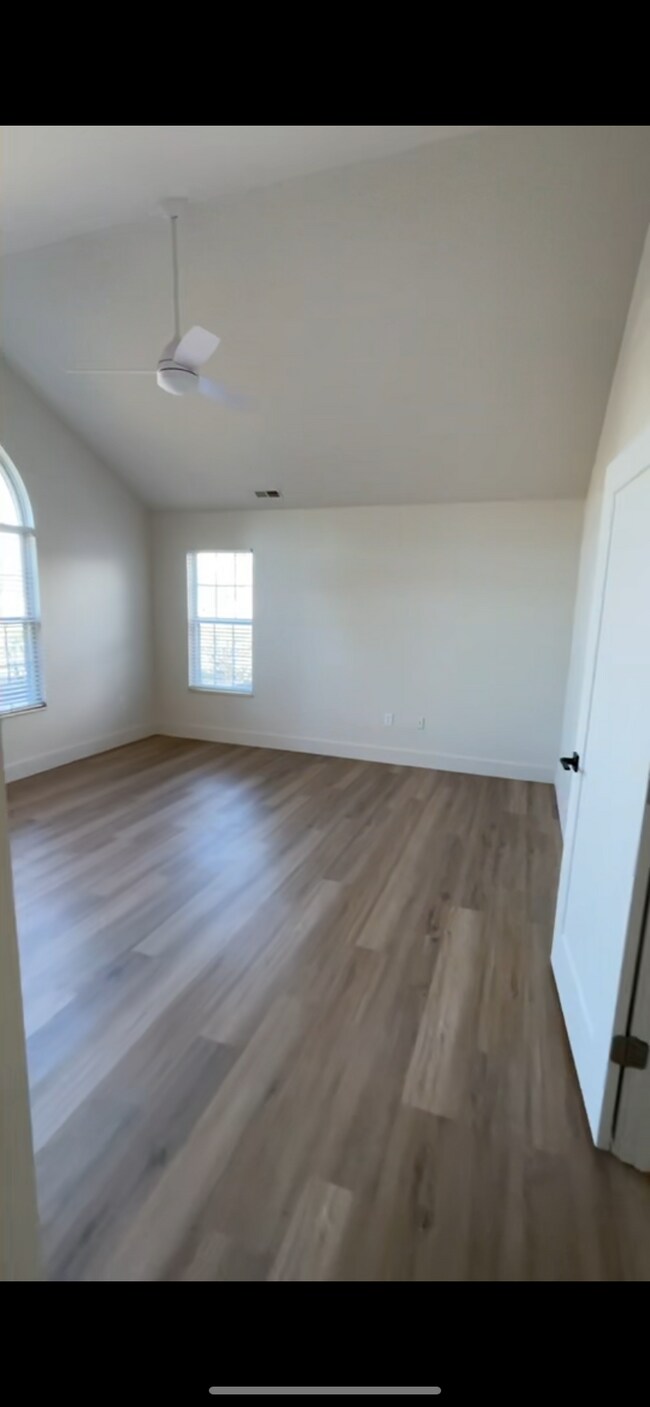 Building Photo - 500 Dandy Brush Ln W