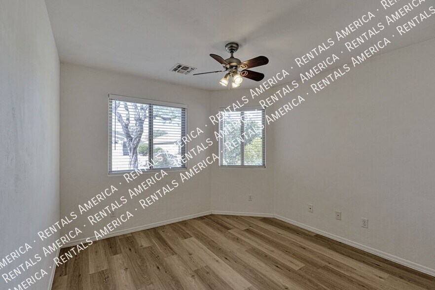 Building Photo - 8421 S Burien Rd