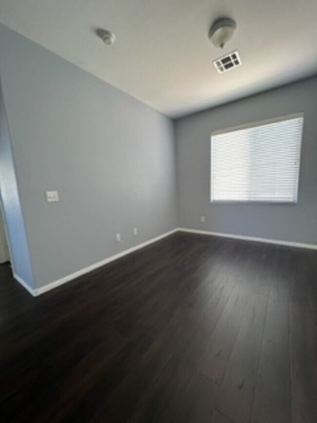 Building Photo - SOUTHERN HIGHLANDS BEAUTY!