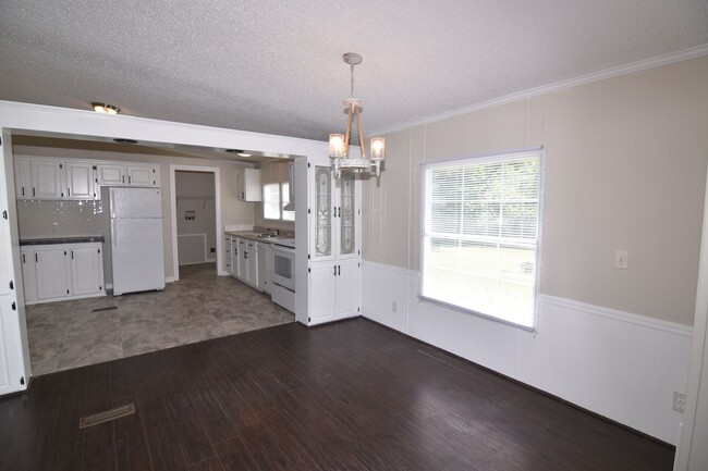 Building Photo - Spacious 3-Bed, 2-Bath Manufactured Home o...