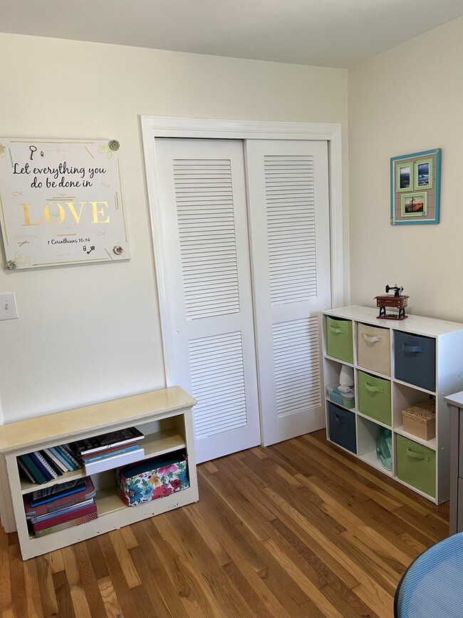 Building Photo - 601 E McKissock St