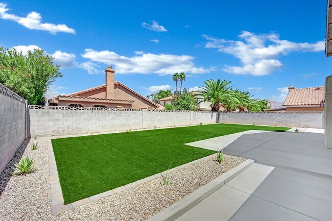 Building Photo - Step into this charming 3-bedroom, 3-bathroom home that has so much to offer!