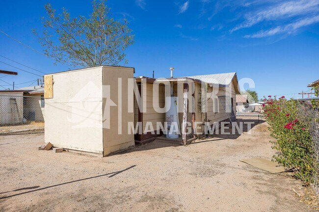 Building Photo - Cute and Cozy Home