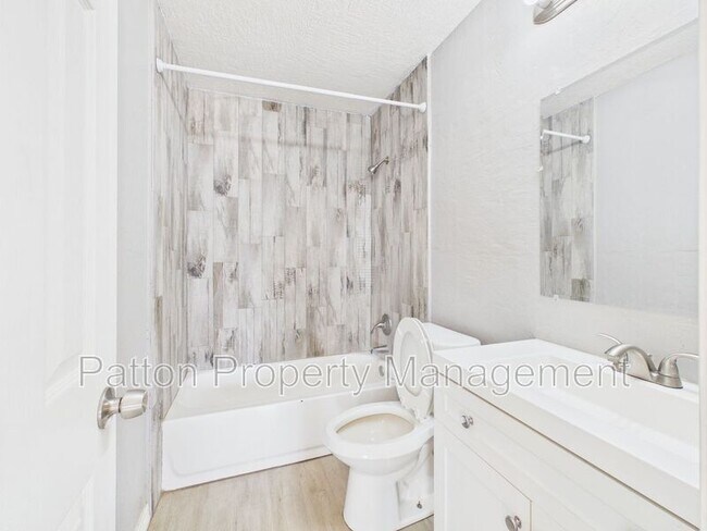 Building Photo - 3010 Westhaven Dr