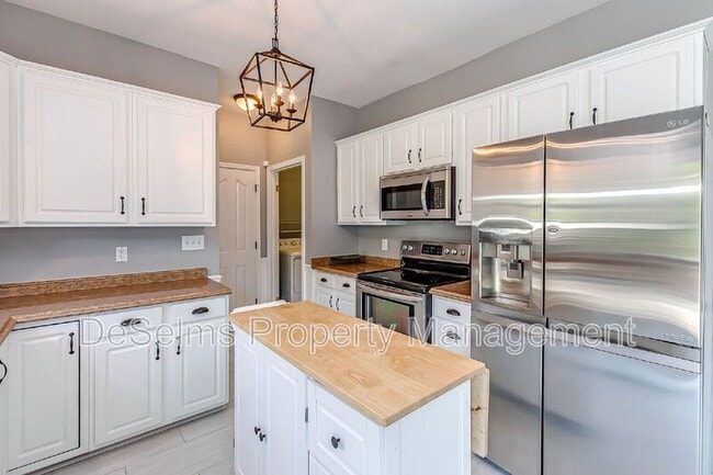 Building Photo - 701 Brent Glen Pl