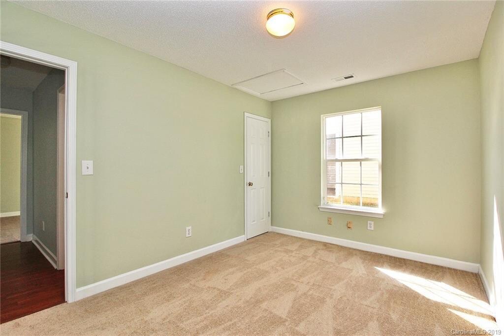 Building Photo - Room in Single Family Home on Tom Hunter Rd