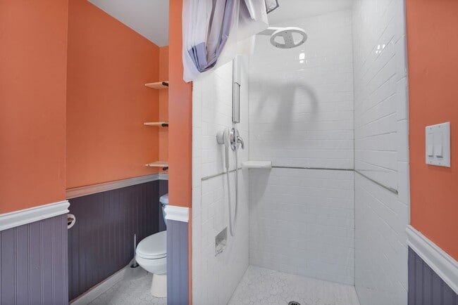 Building Photo - Vibrant Seattle Home