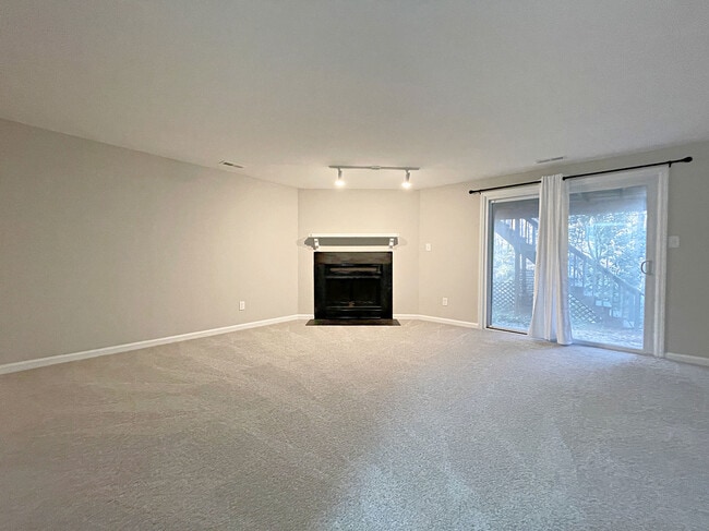 Building Photo - 7328 Summerland Dr