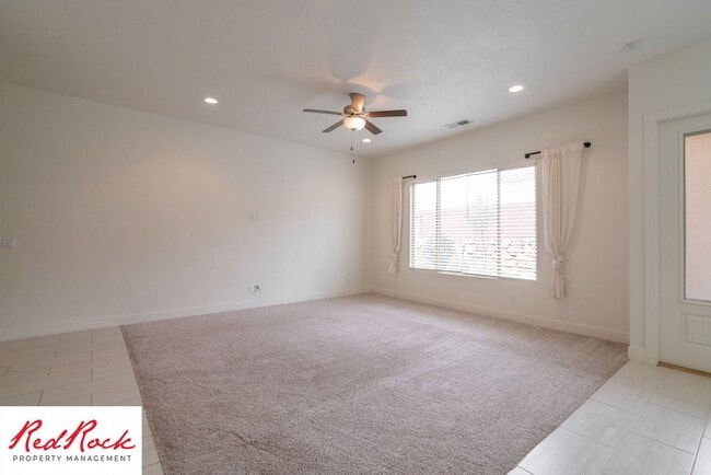 Building Photo - Pet Friendly 4 Bedroom Little Valley Home ...
