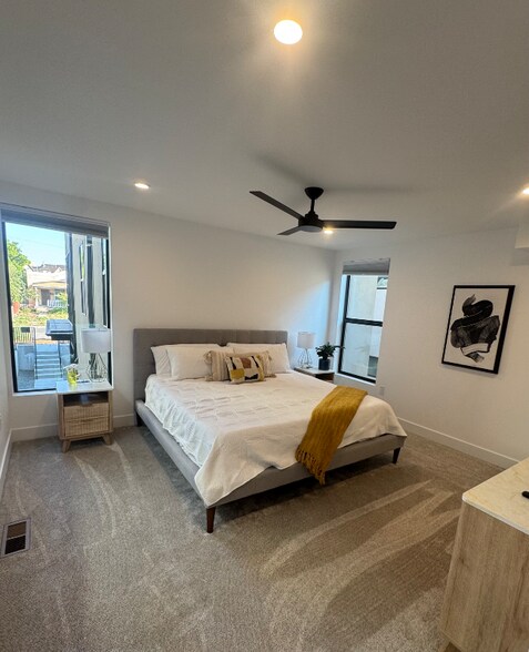 Building Photo - 3433 Lawrence St