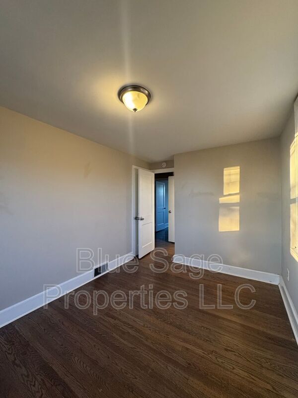 Building Photo - 279 Westpark Ln