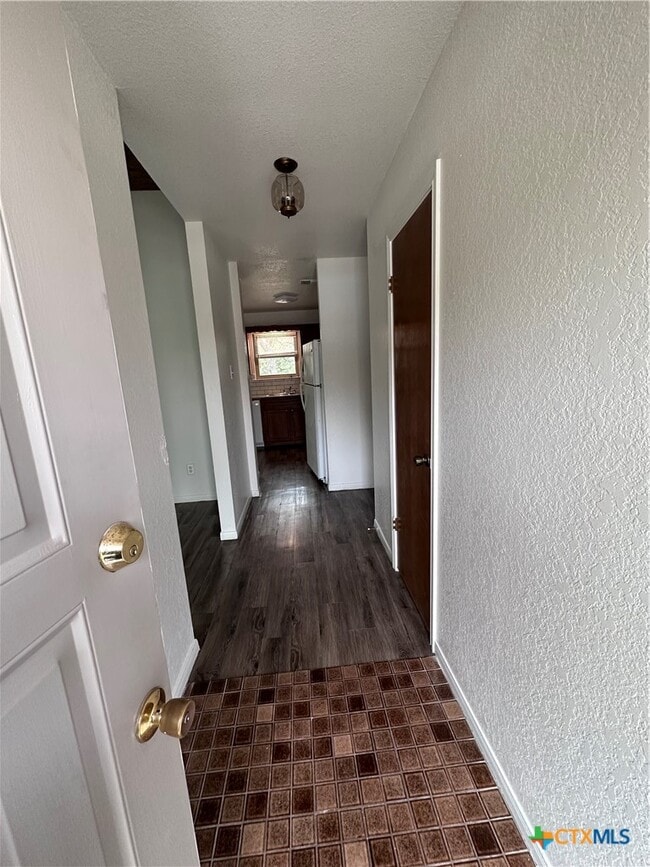 Building Photo - 1417 Janet Ln