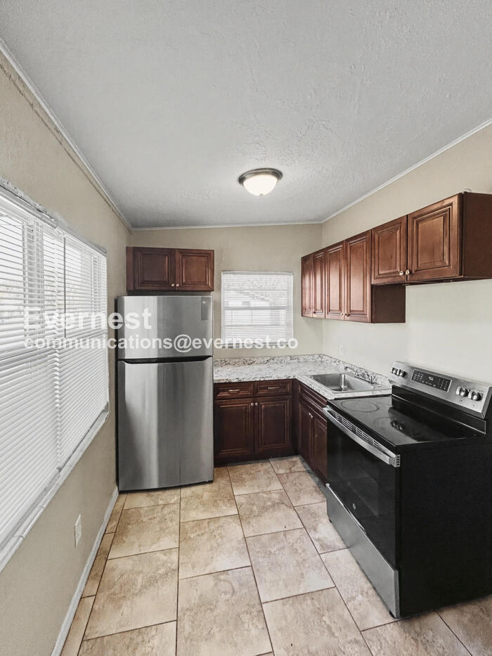 Building Photo - 2925 N 46th St