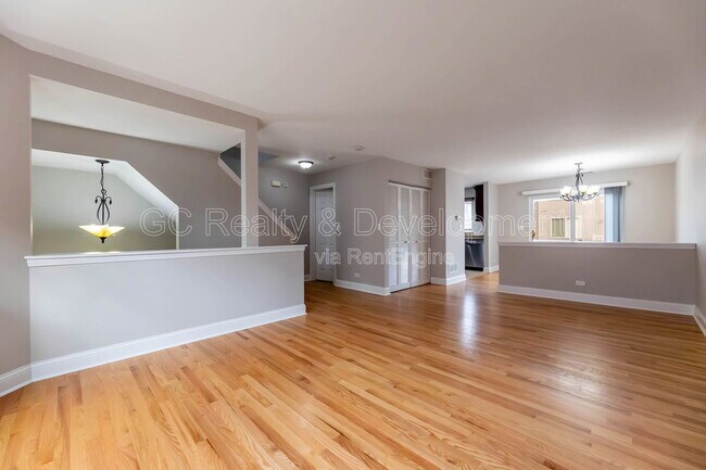 Building Photo - 8015 Windsor Dr