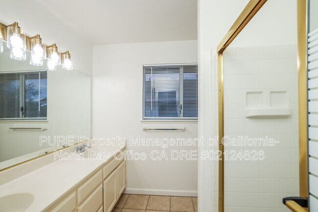 Building Photo - 1190 Exeter Dr