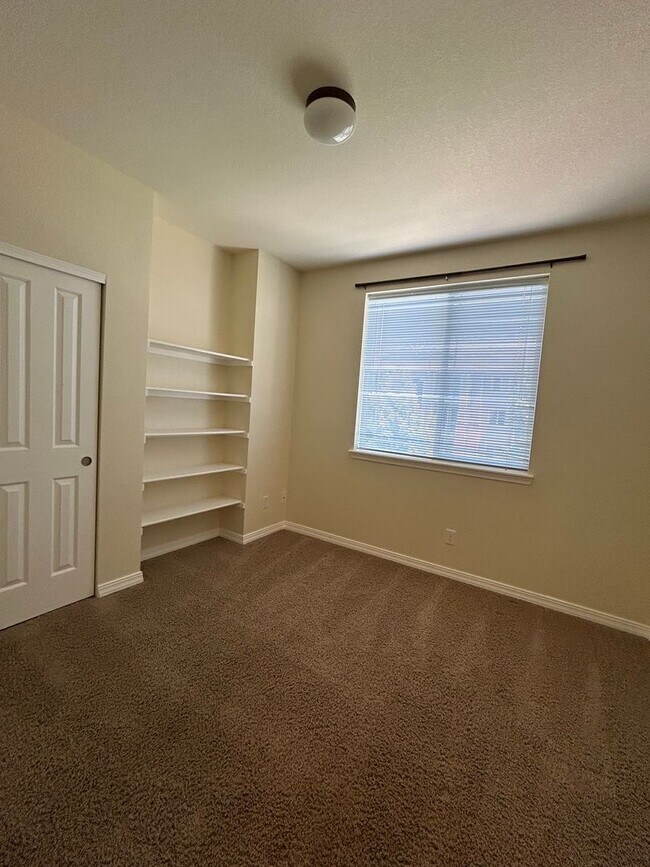 Building Photo - Heart of Fort Collins: Modern Condo + $200...