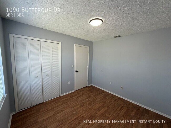 Building Photo - 1090 Buttercup Dr