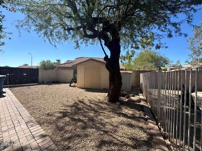 Building Photo - 1300 W Boston St