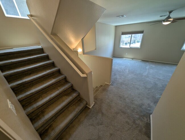 Building Photo - 10544 Headwind Ave
