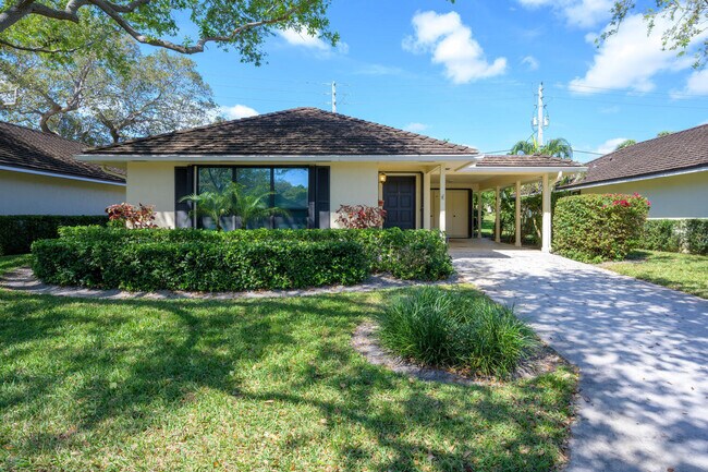 Building Photo - 11335 12 Oaks Way