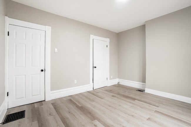 Building Photo - 163 Martin Ave