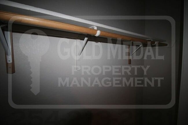 Building Photo - 2908 Tucson Dr