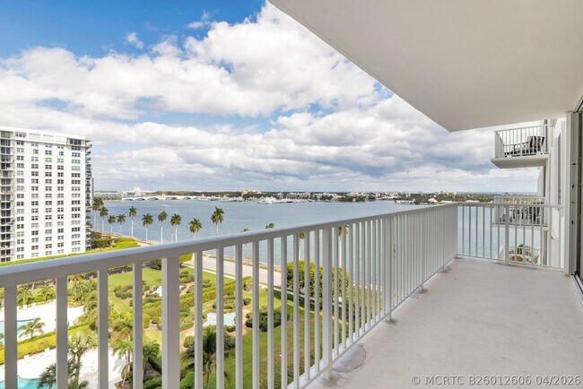 Building Photo - 1801 S Flagler Dr
