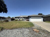 Building Photo - A Charming 3bd/2ba Sacramento House with Fenced Backyard