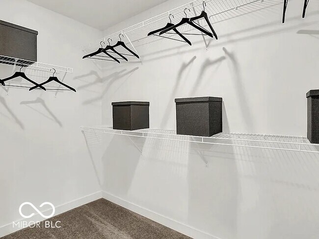 Building Photo - 2868 Woods Edge Dr