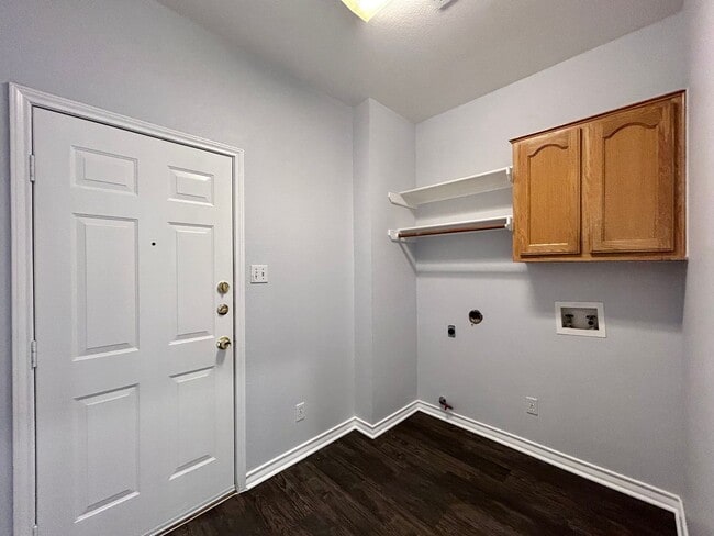 Building Photo - 4710 Sojourner St