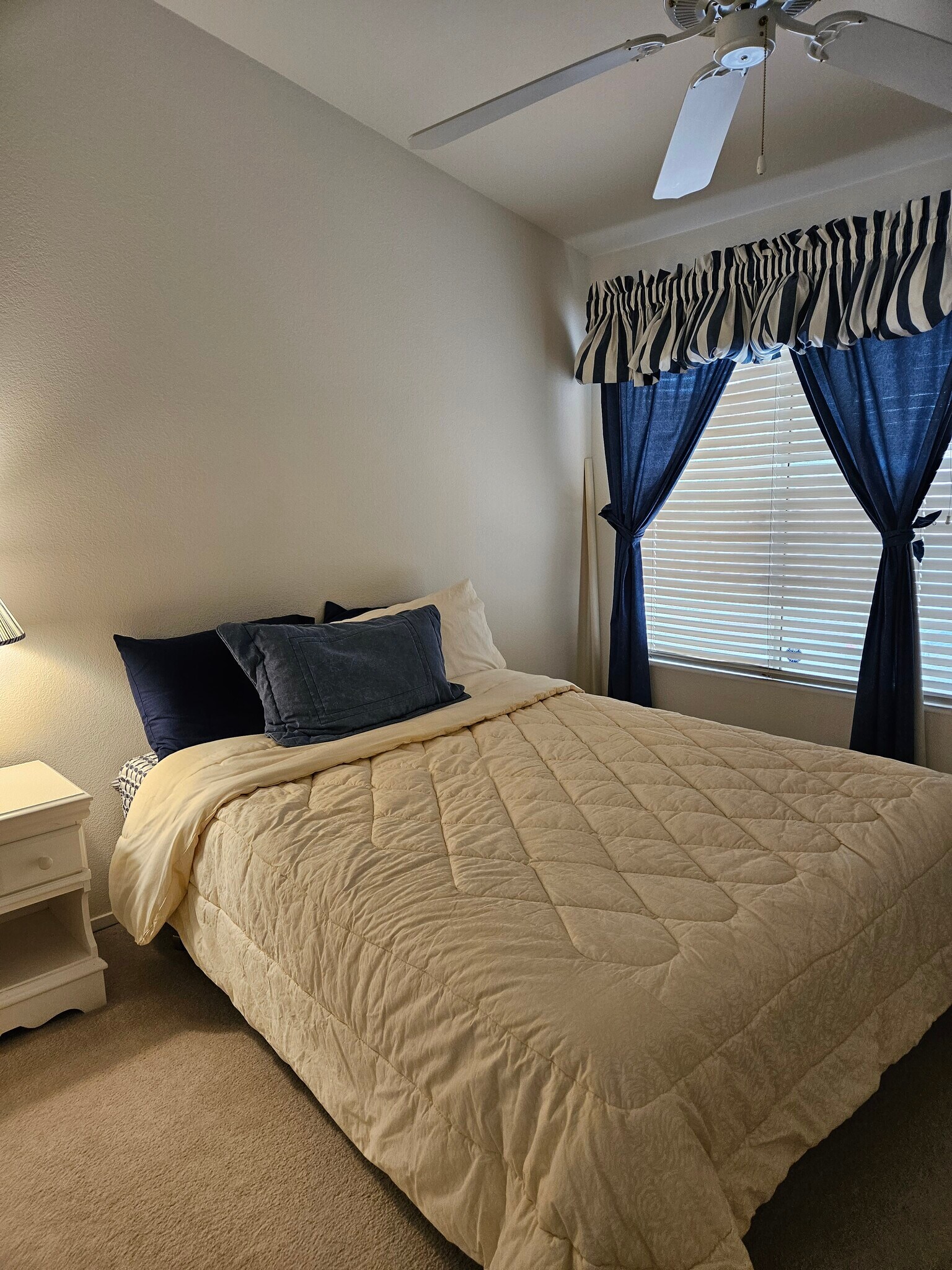 Second bedroom - 5252 Sunny Beach Ln