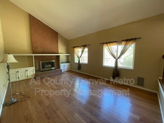 Building Photo - 6534 Zinnia St