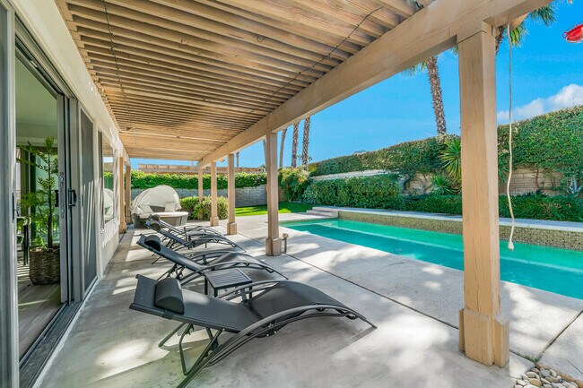 Building Photo - 45455 Crow Cir