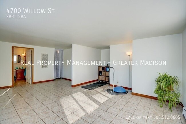 Building Photo - 4700 Willow St