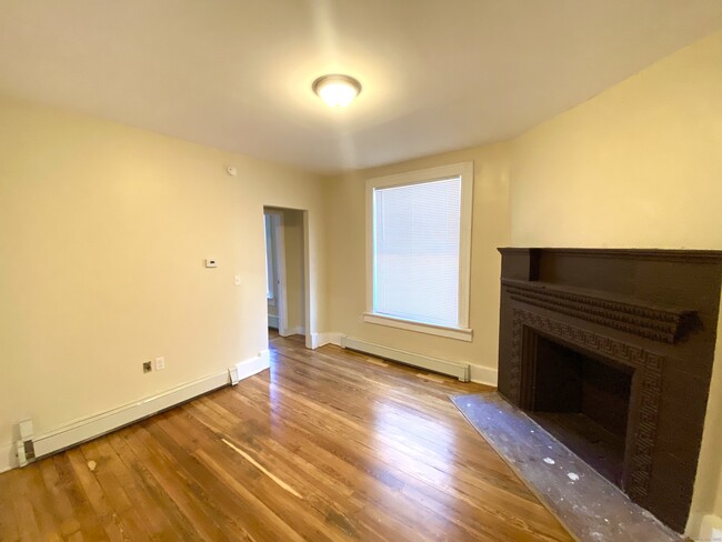 Building Photo - 93 Hillside Ave
