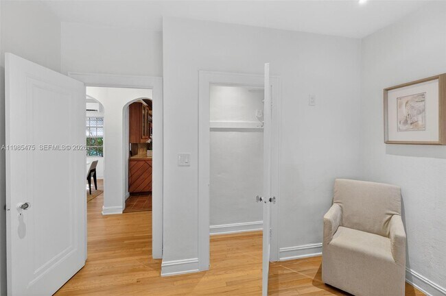 Building Photo - 1305 Alhambra Cir