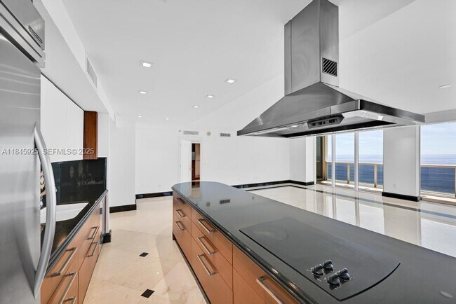 Building Photo - 1850 S Ocean Dr