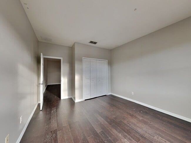 Building Photo - 9068 Shepton St