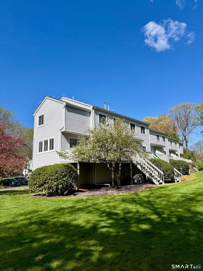 Building Photo - 69 Northwest Dr
