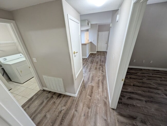 Building Photo - 8250 N Grand Canyon Dr