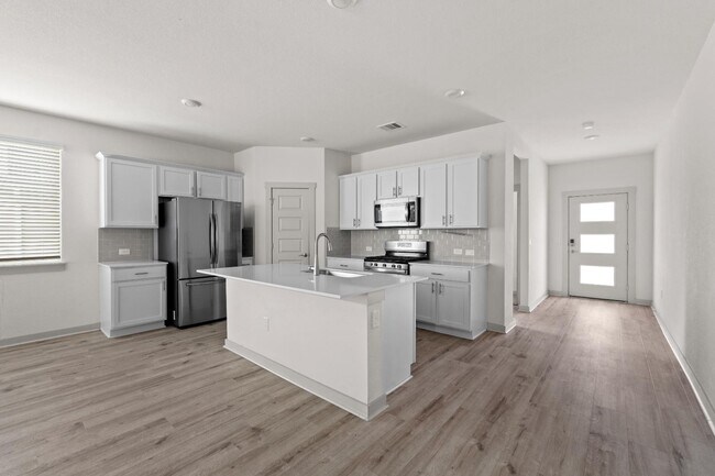 Building Photo - 7404 Sagira Path