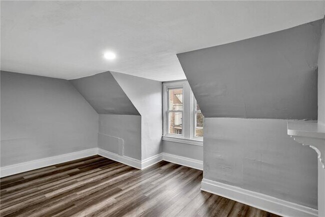 Building Photo - 3246 Richardson Ave