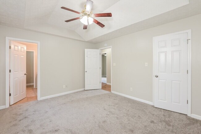 Building Photo - 372 Kay Dr