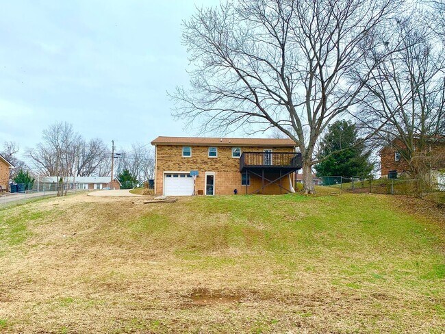 Building Photo - 2707 Dove Ct