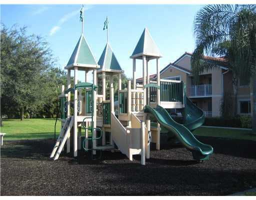 Building Photo - 181 SW Palm Dr