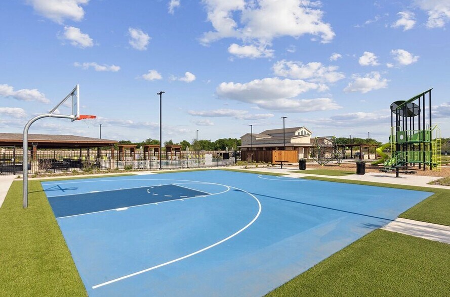 Building Photo - 1012 Rosemary Hill Dr