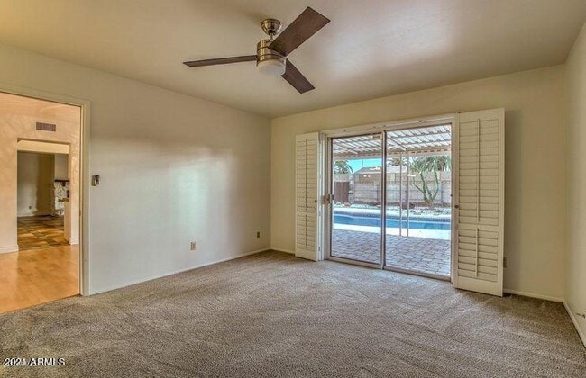 Building Photo - 6129 E Edgemont Ave