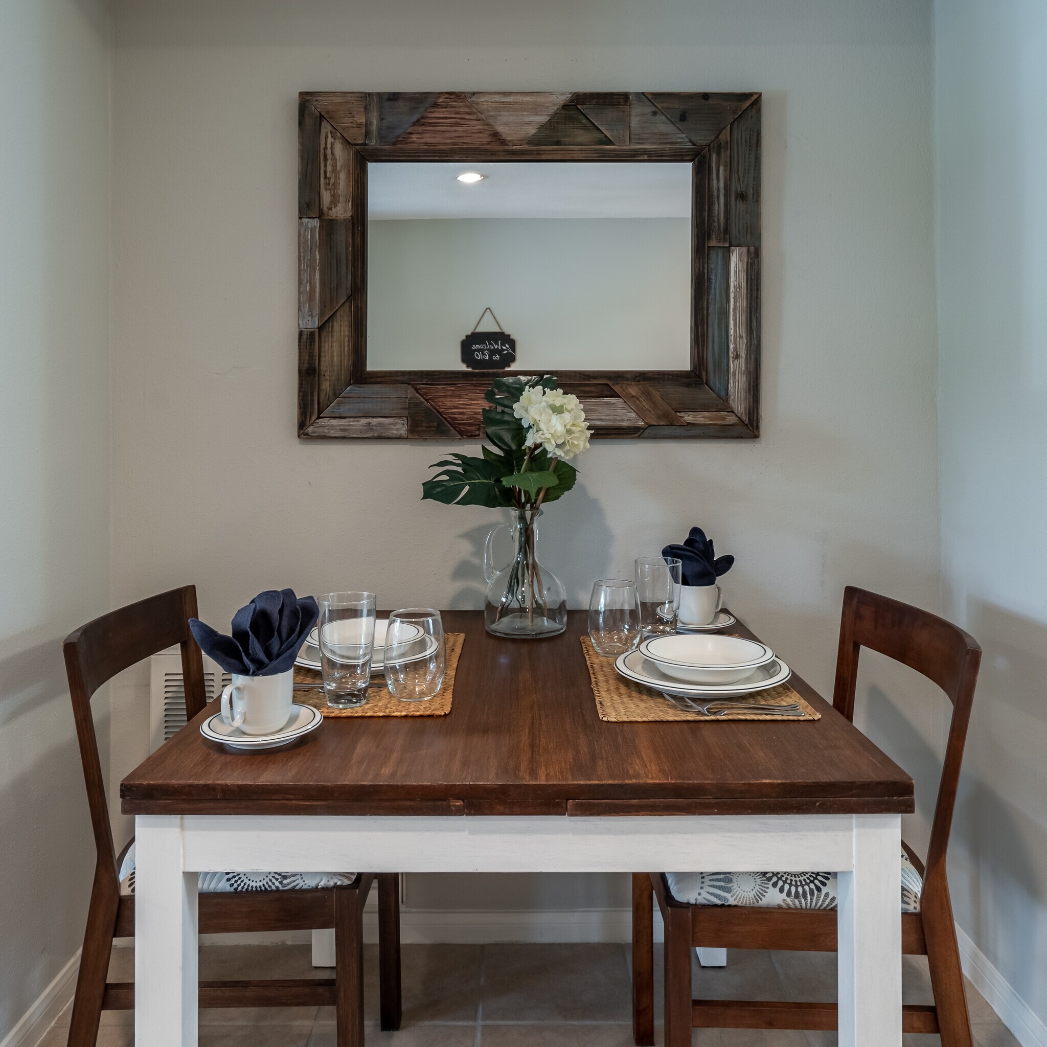 Cozy dining - 12100 Melville Dr