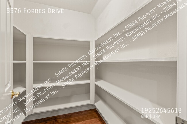 Building Photo - 5576 Forbes Dr